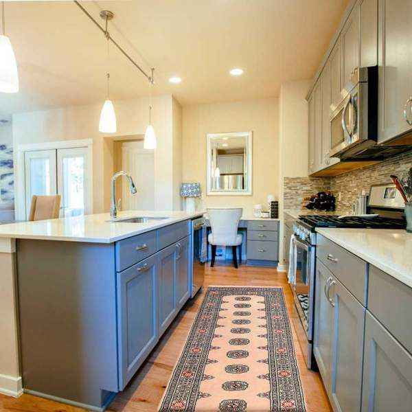 How to Choose a Kitchen Rug that Matches Your Cabinets