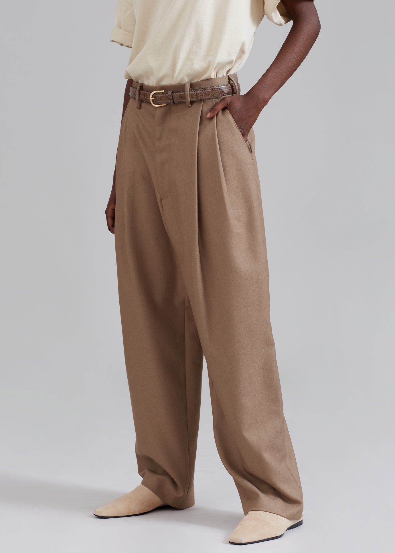 Tailored Pleated Trousers with Eiffel Belt - Taupe