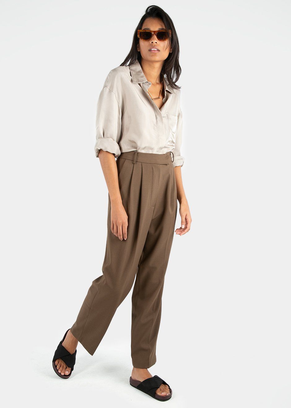 Tailored Pleated Trousers with Eiffel Belt - Taupe