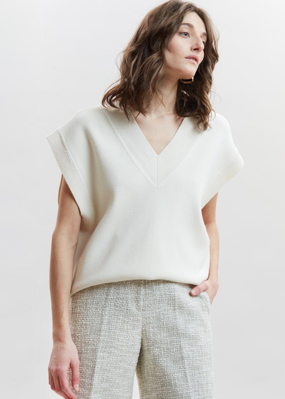 Compact Knit Sweater Vest in Cream – The Frankie Shop