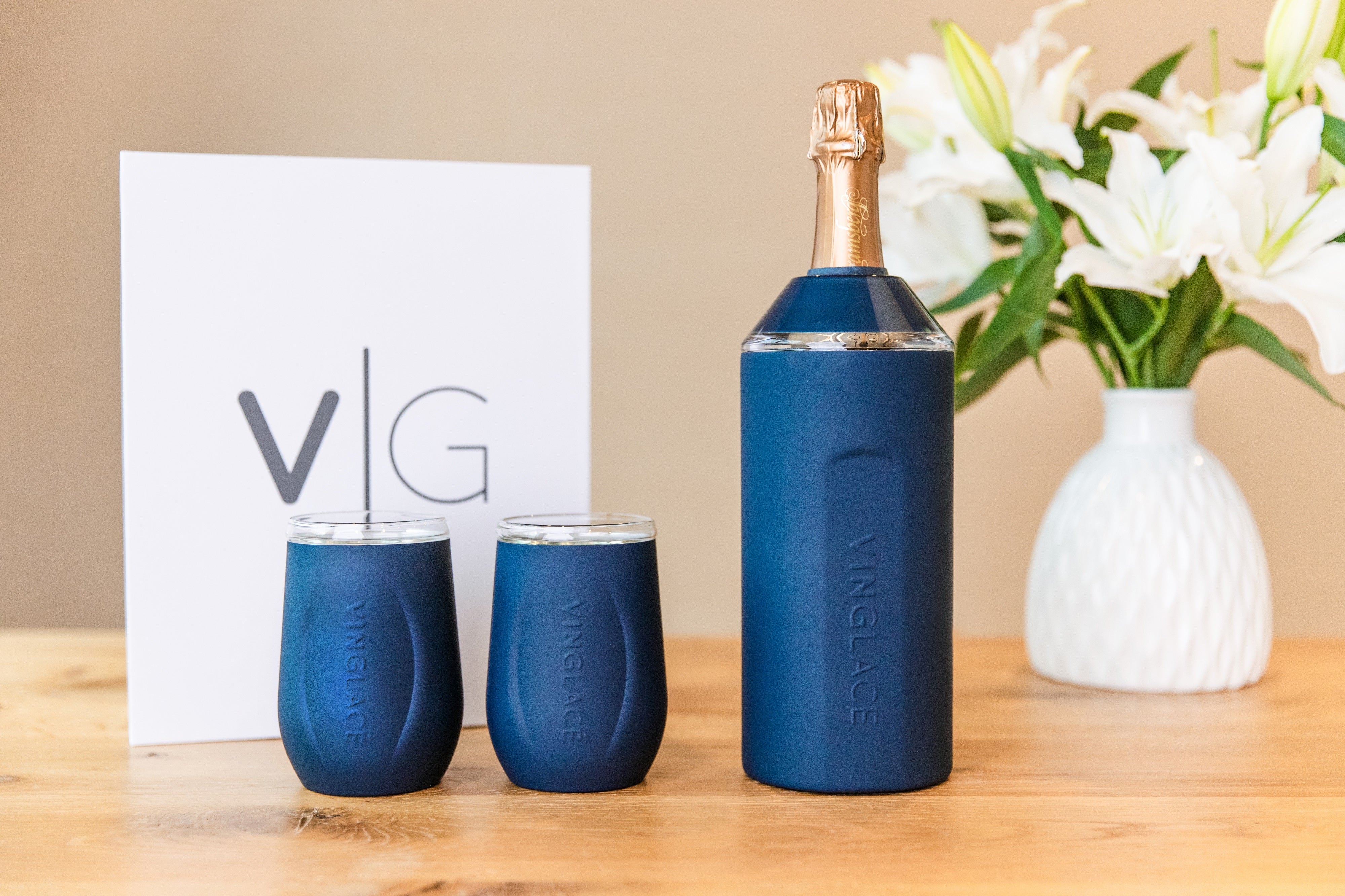 VIN Glace The Wine Glass Navy, 3 diam. x 5 H | The Container Store