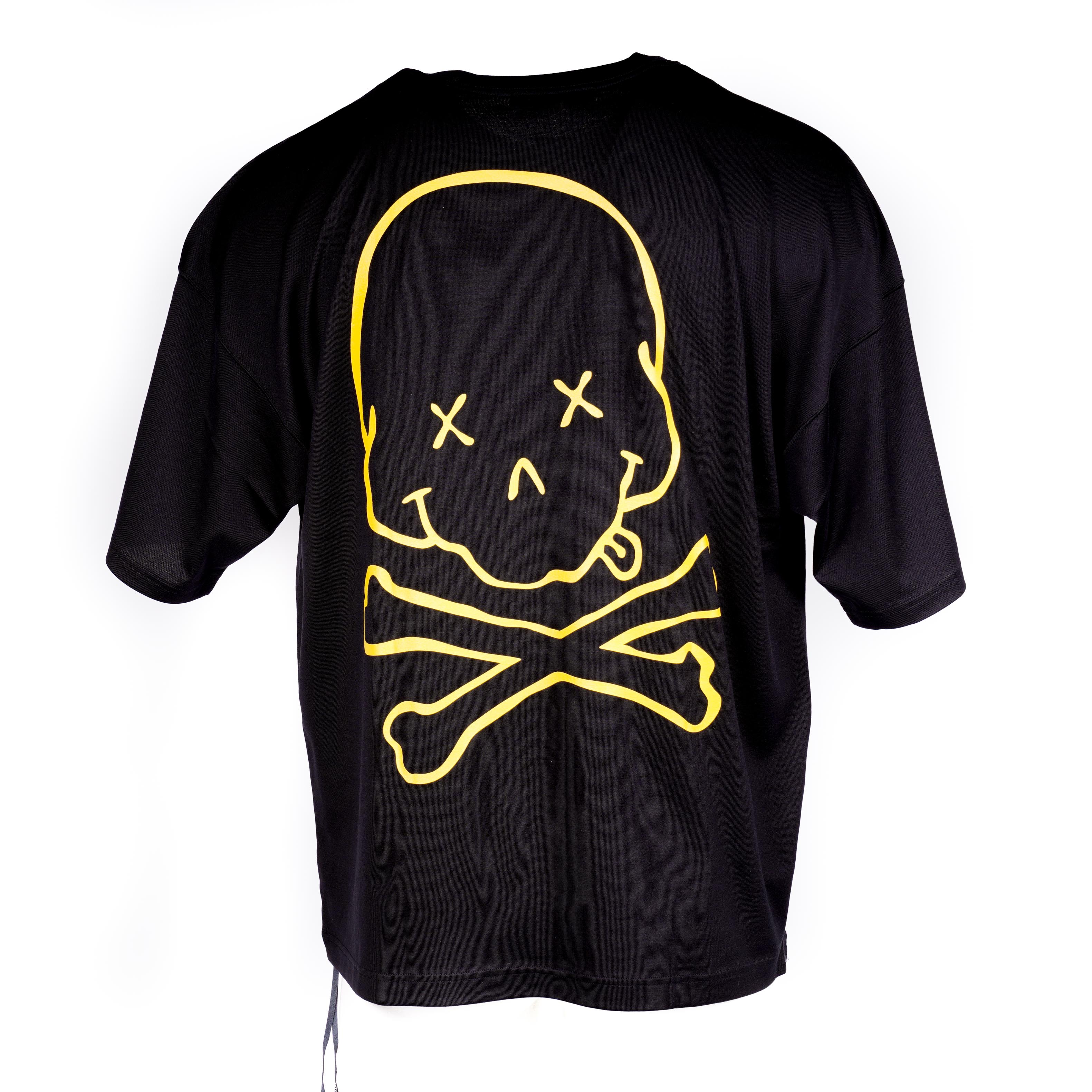 SMILEY SKULL TEE – TROPHY ROOM STORE