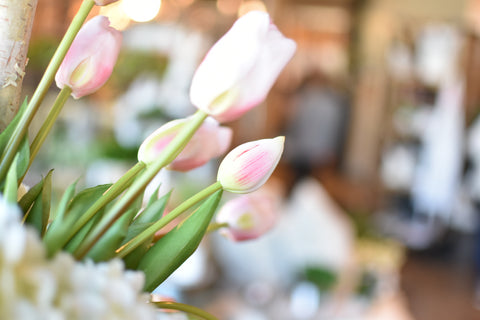 diy step by step faux floral arrangement tulips hydrangeas
