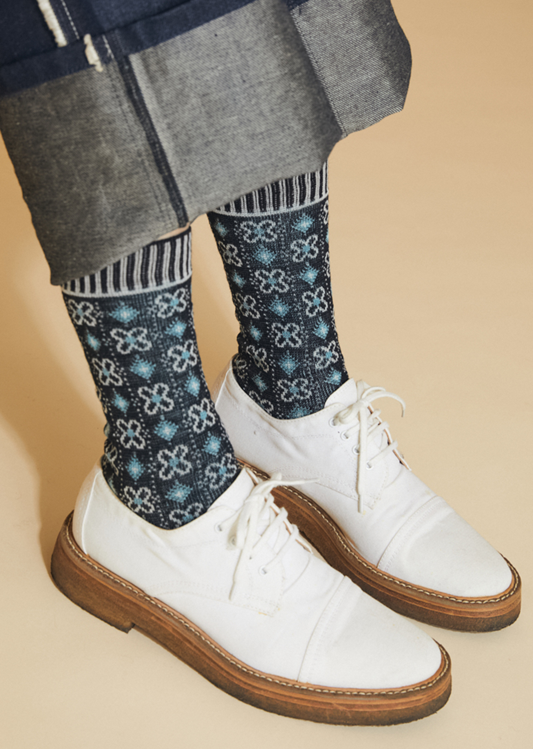 Shop Antipast Flower Grid Socks In Black