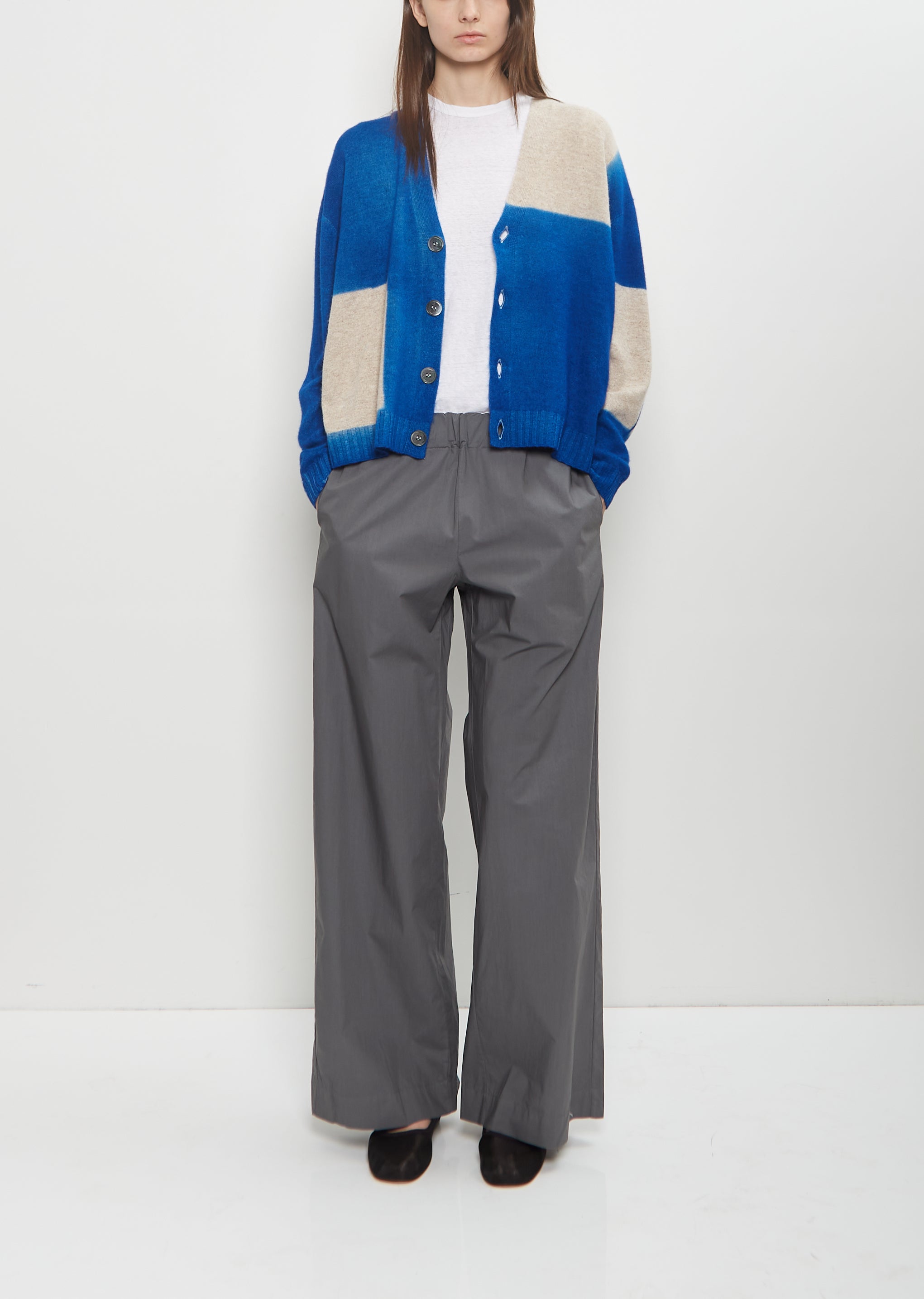 Suzusan Cashmere Seamless Short Cardigan In Royal Blue / Sand