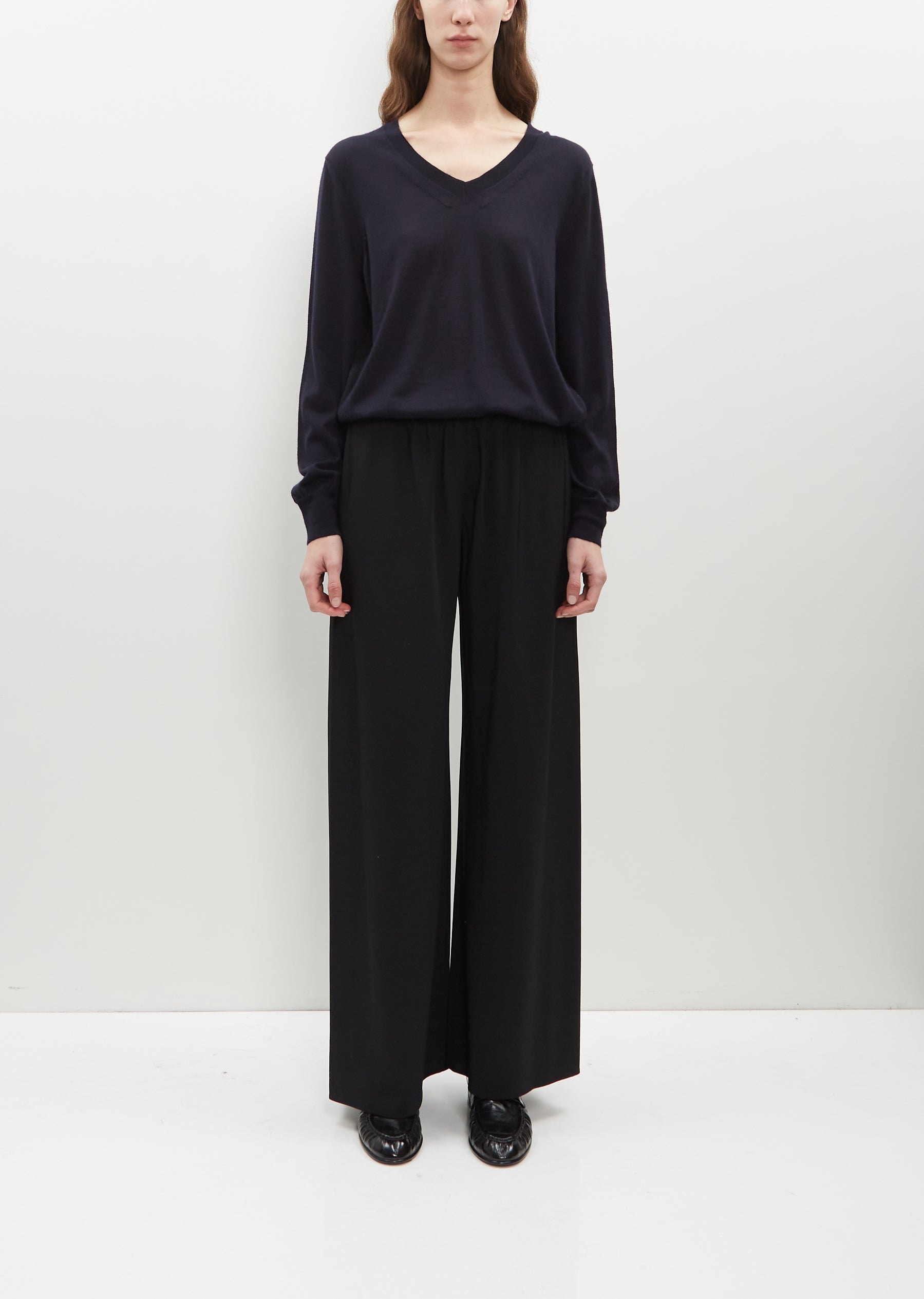 The Row Gala Viscose And Wool Pant In Black