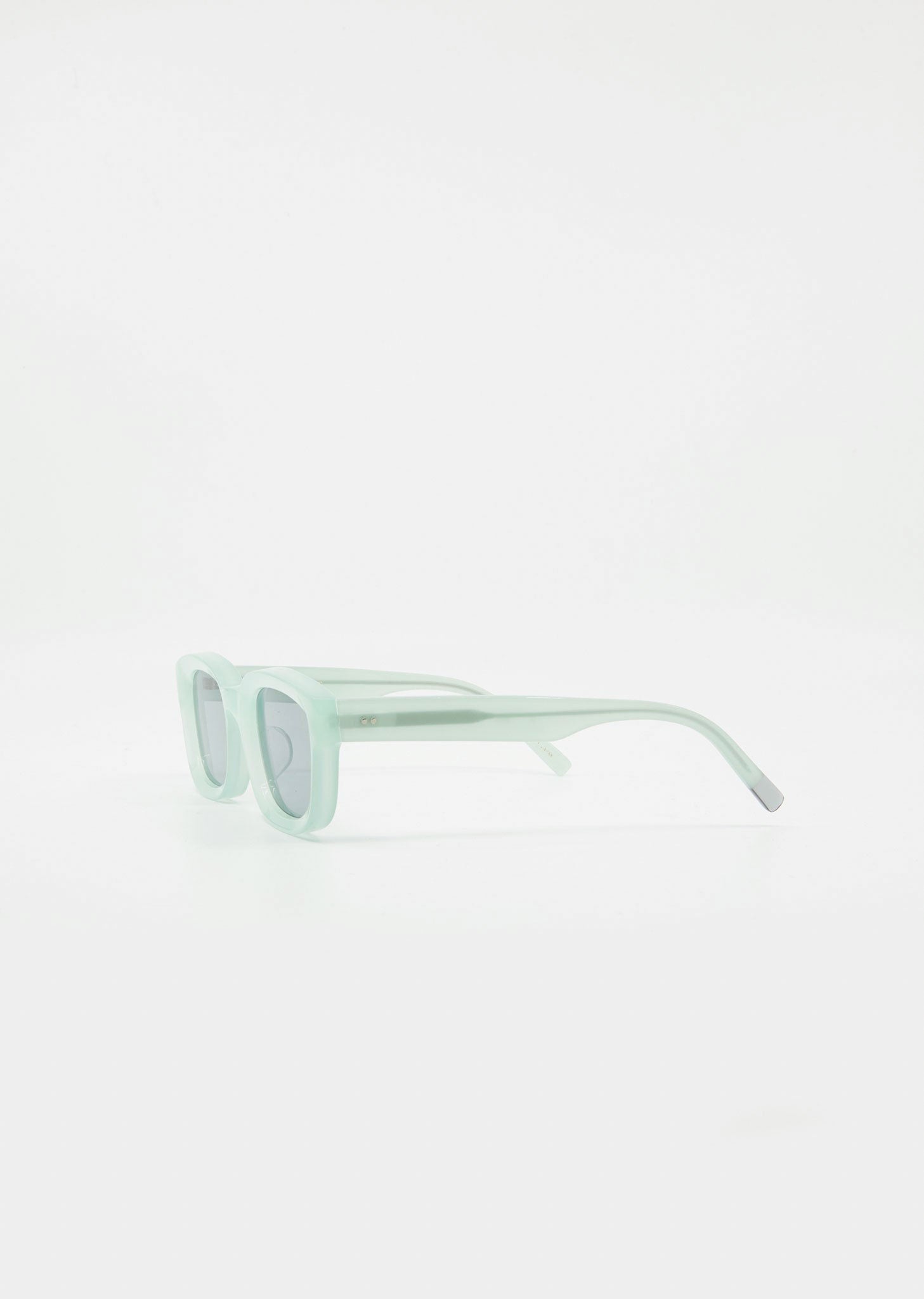 BE001 Sunglasses — Mint / M. Grey - OS / Mint, M. Gry