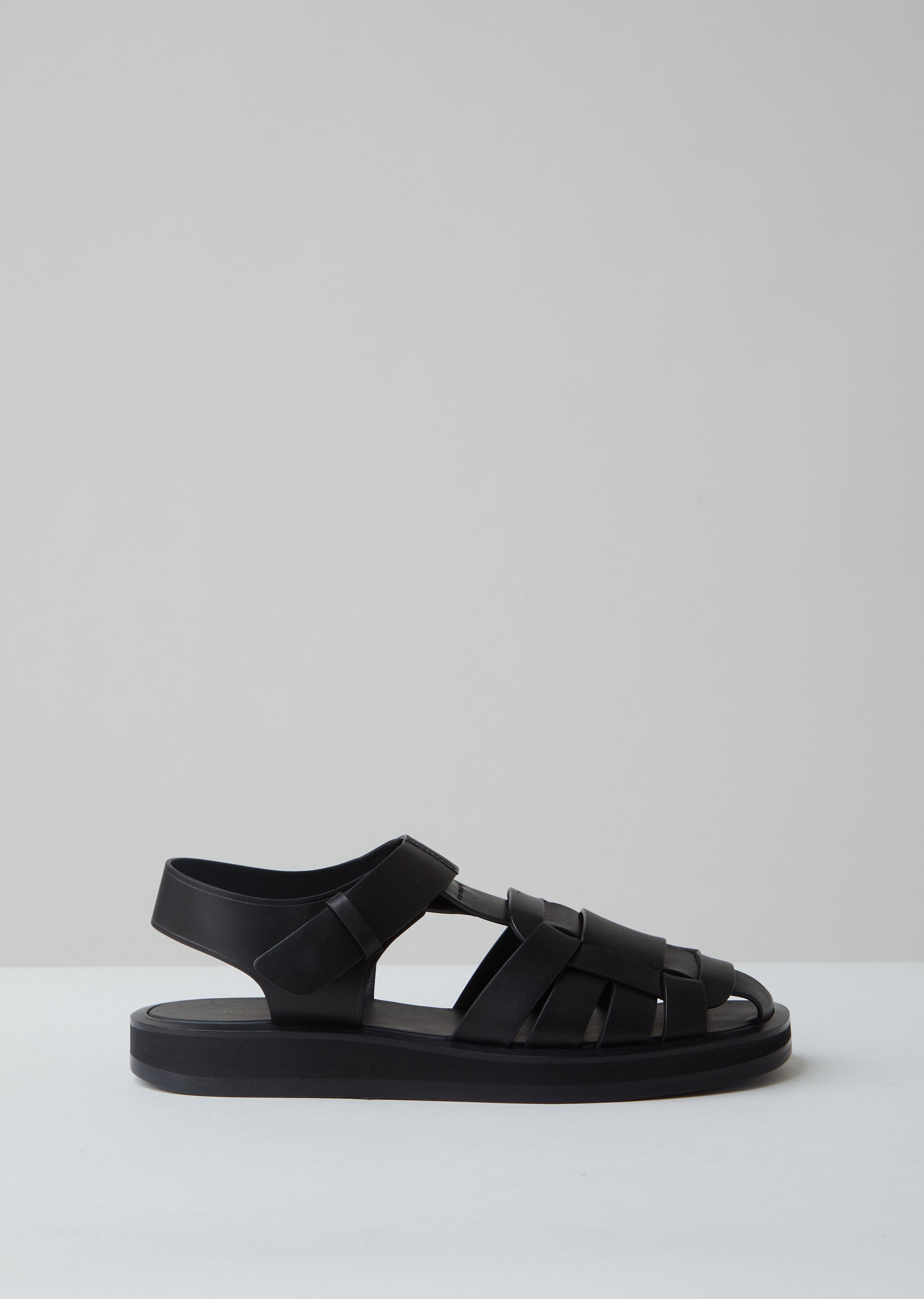 black fisherman sandals