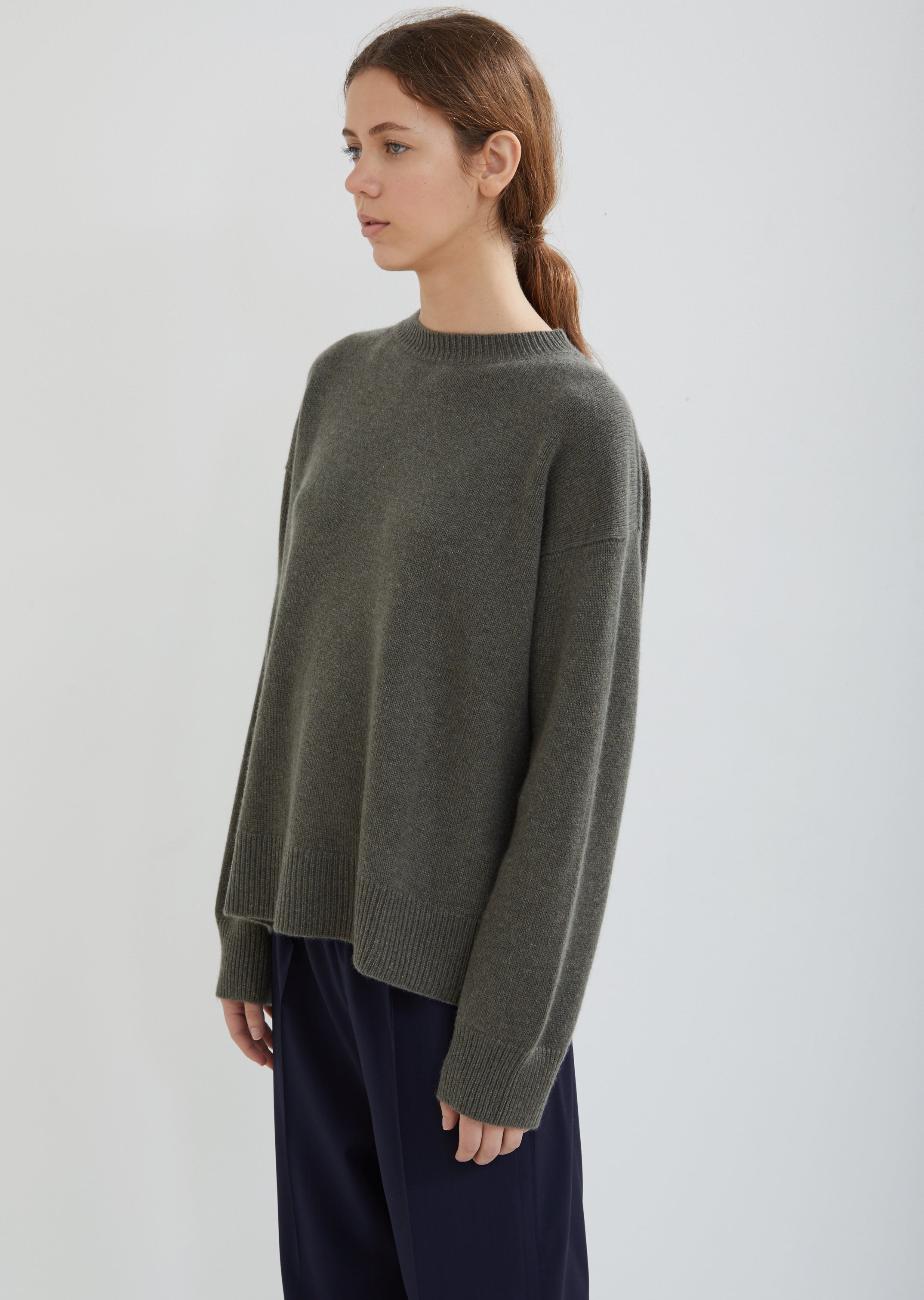 Milla Crew Neck Cashmere Sweater by Sofie D'Hoore- La Garçonne