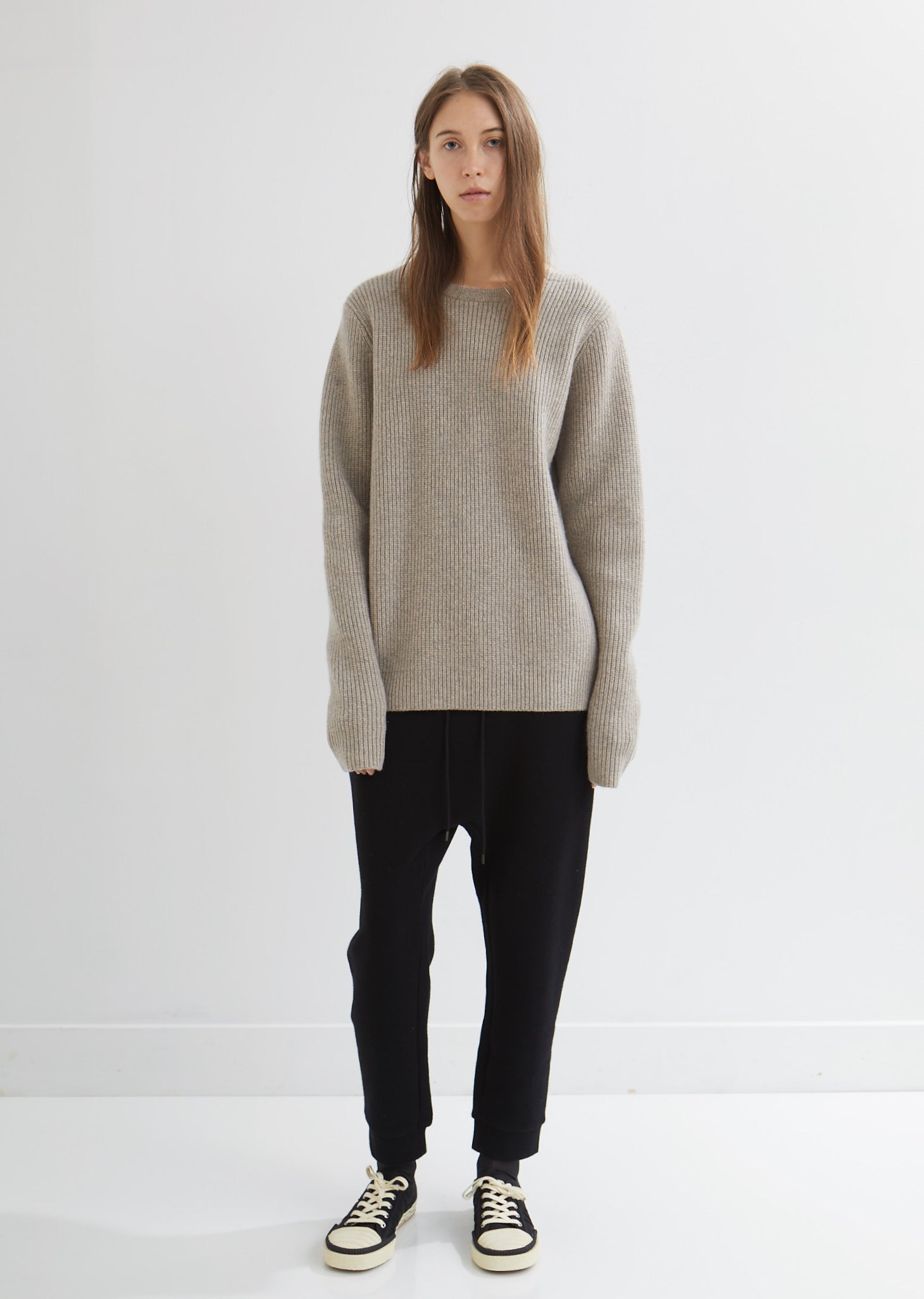 Be Classic Round Neck Cashmere Sweater by Extreme Cashmere- La Garçonne