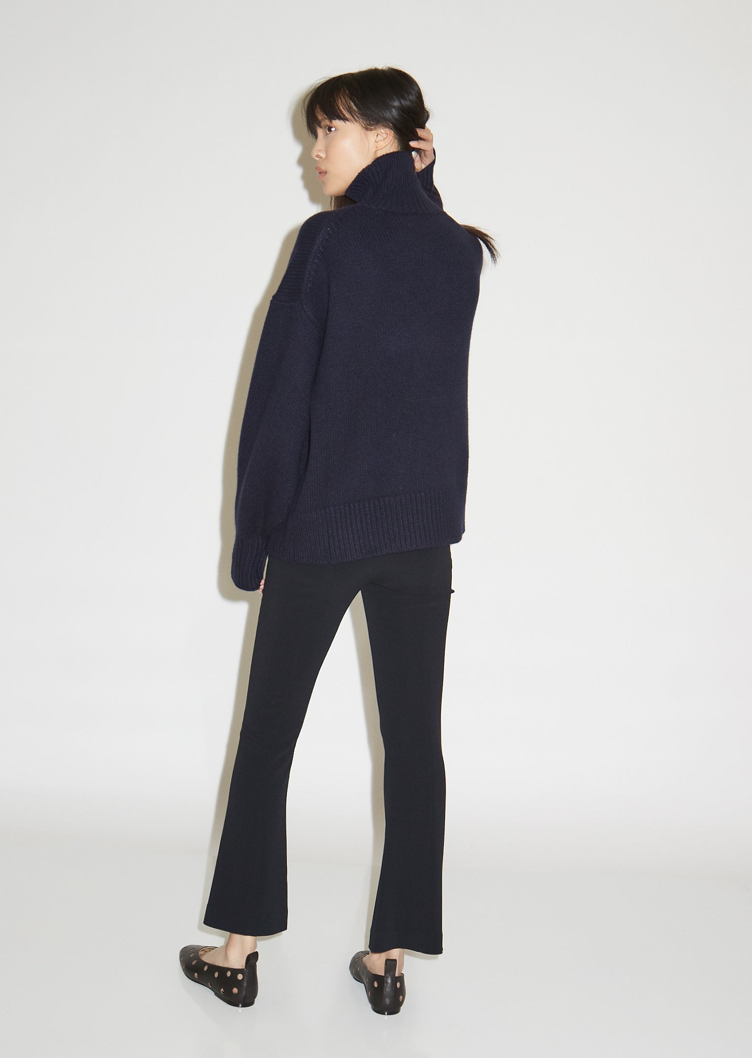 Pheliana Cashmere Turtleneck – La Garçonne