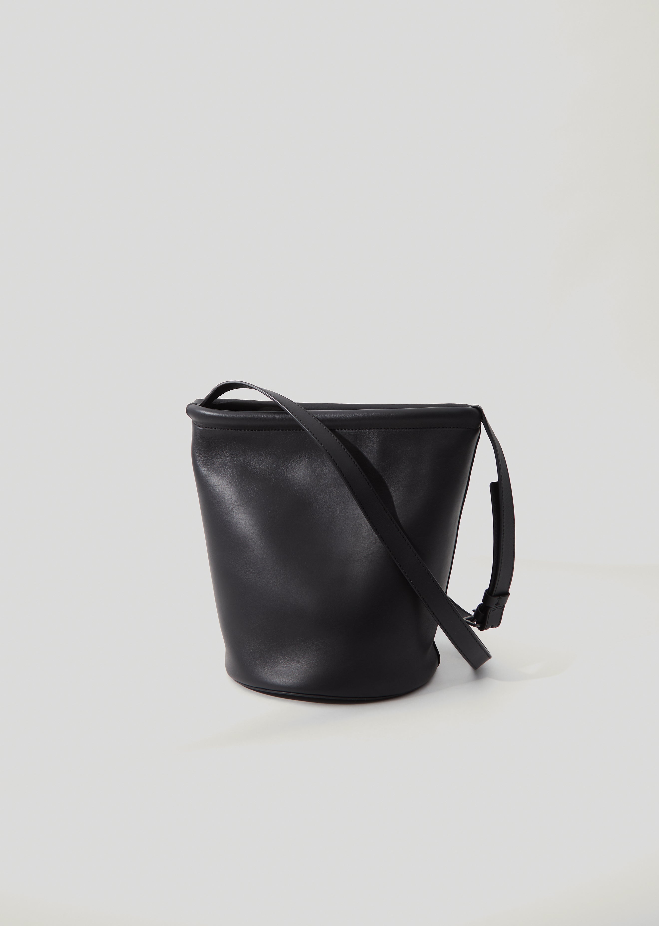 Small Swing Bucket Bag – La Garçonne