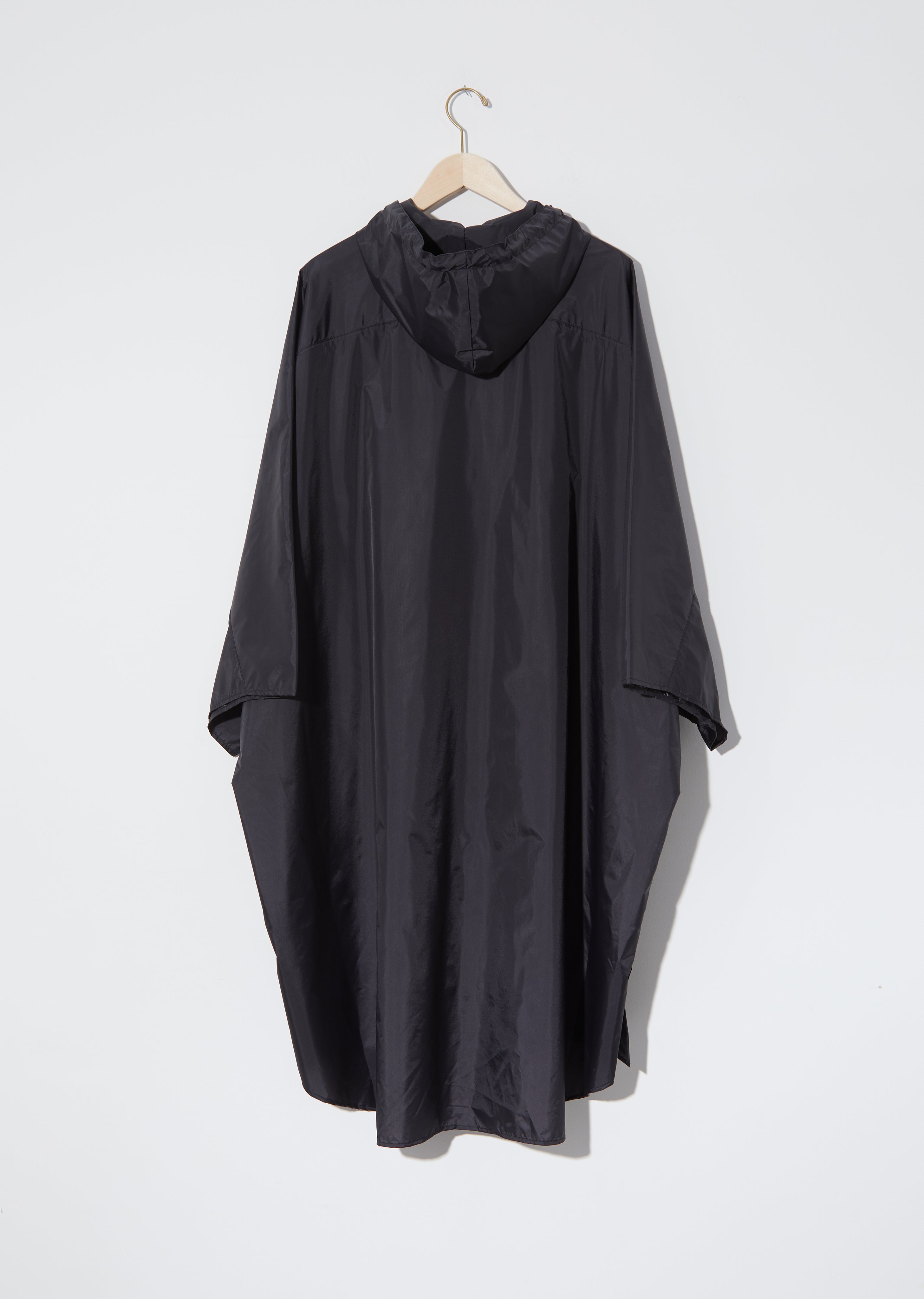 Unisex Outpost Face Technical Rain Poncho – La Garçonne