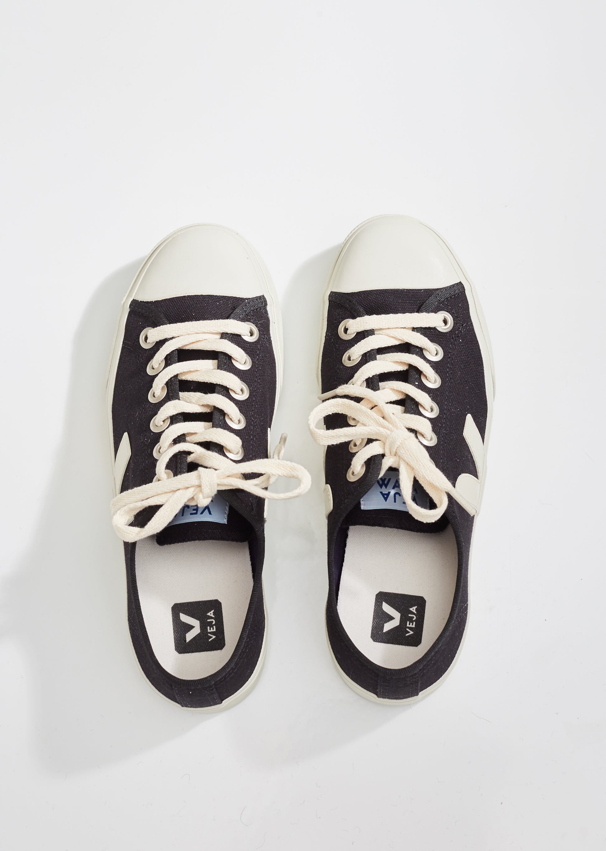 wata canvas sneakers