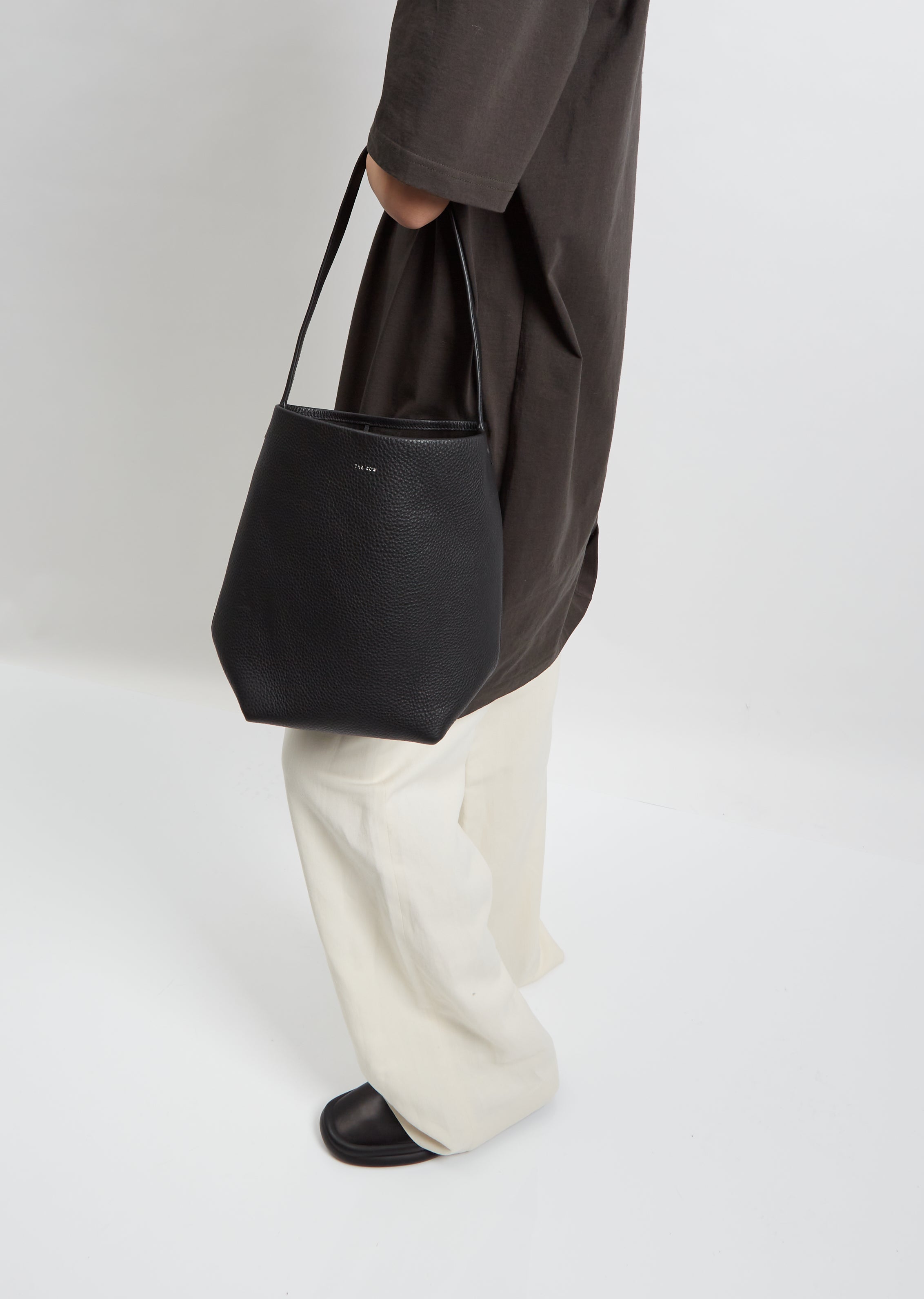 通常在庫品 THE ROW ザロウ N/S PARK TOTE domainincite.com