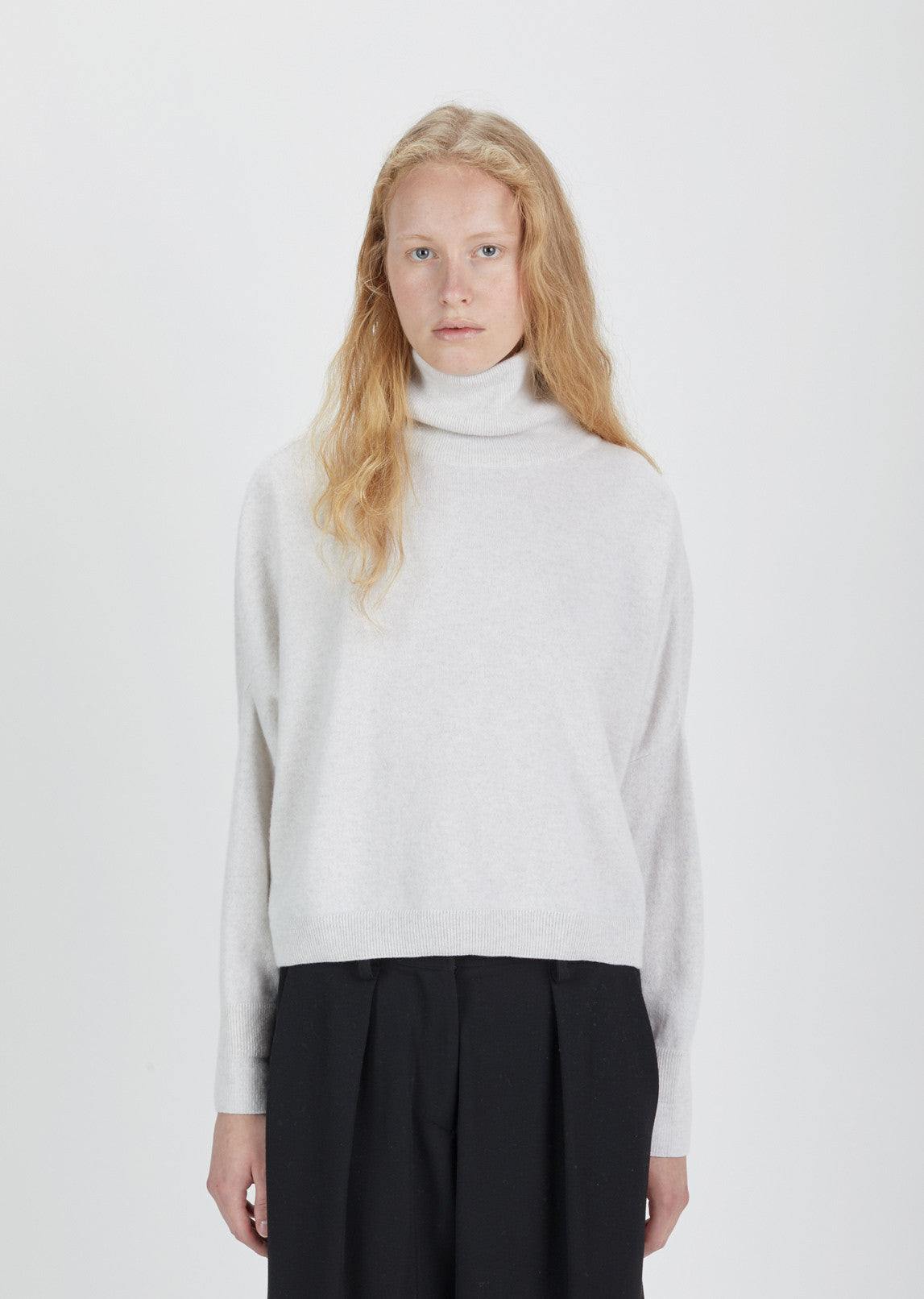 Cashmere Chunky Turtleneck Sweater by Dušan- La Garçonne