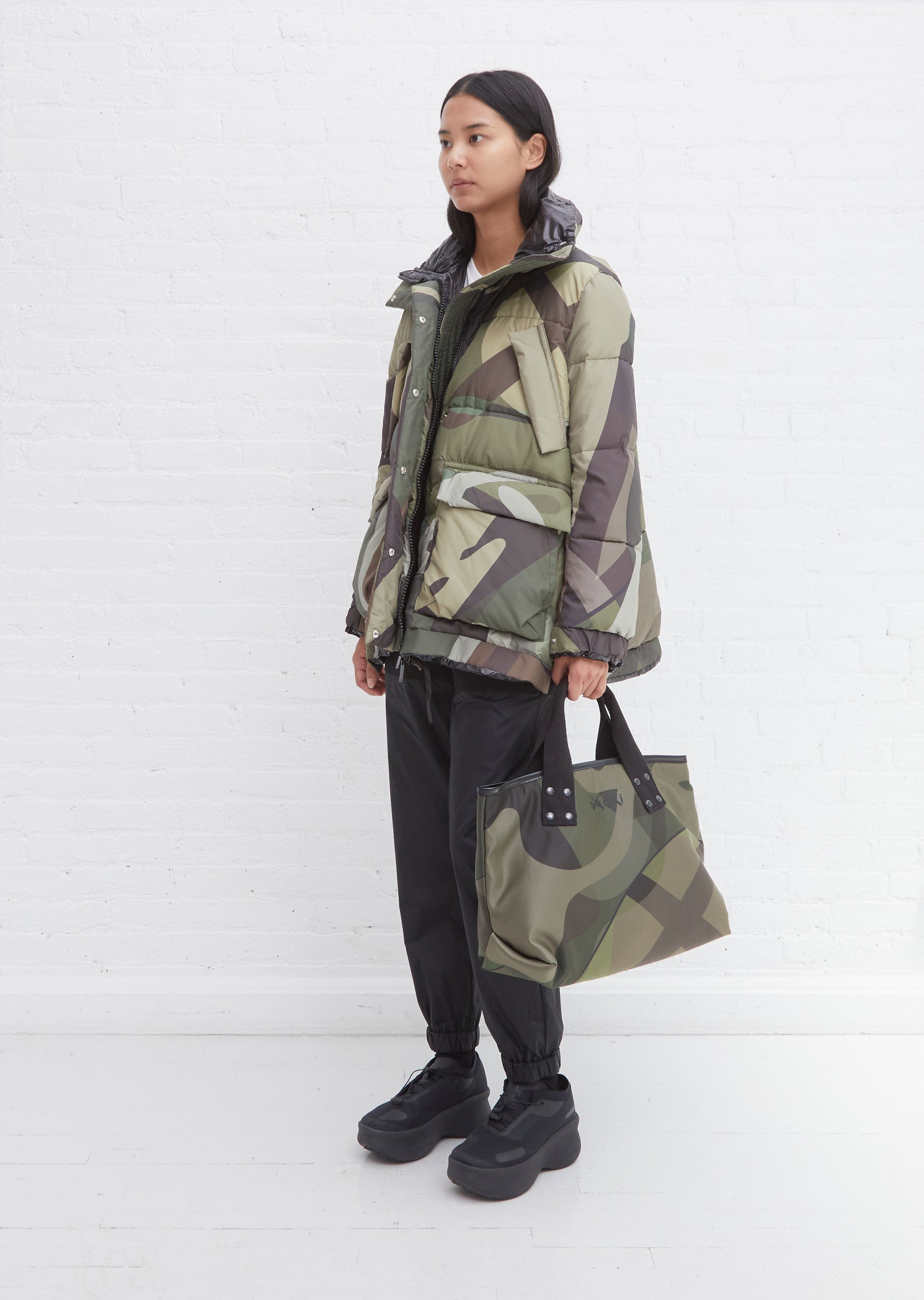 レディースsacai x KAWS / Tote Large CAMOUFLAGE