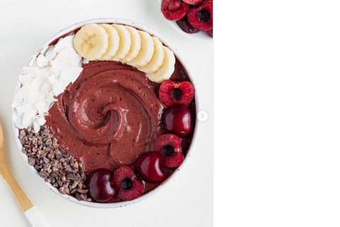 chocolate cherry smoothie bowl