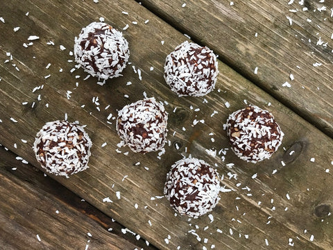 Raw cacao & coconut balls