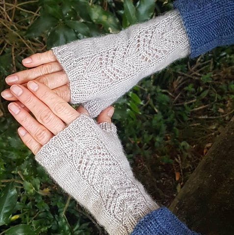 Anne's Willow Fingerless Mitts