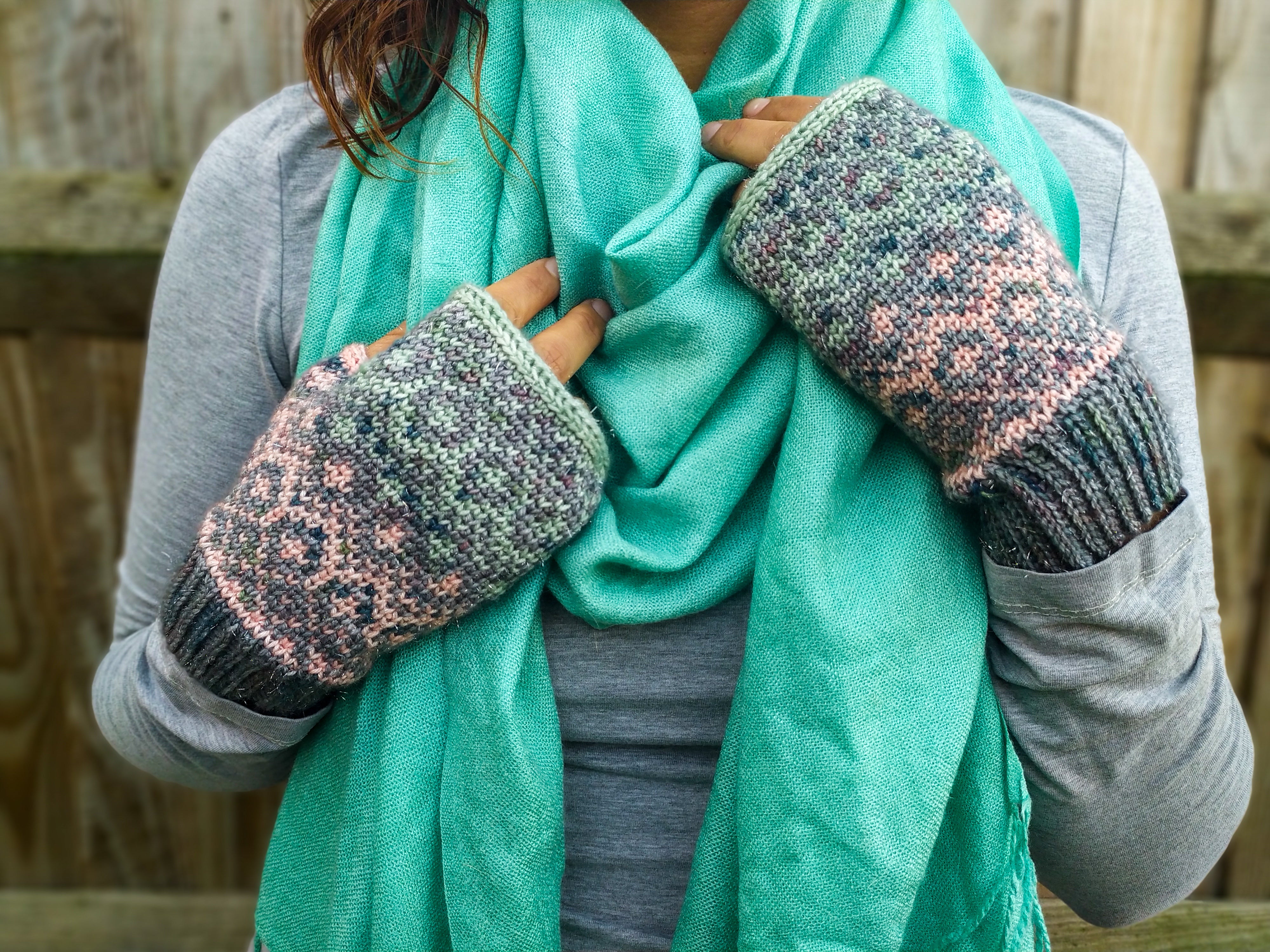 Leadlight Mittens by Nomad Stitches