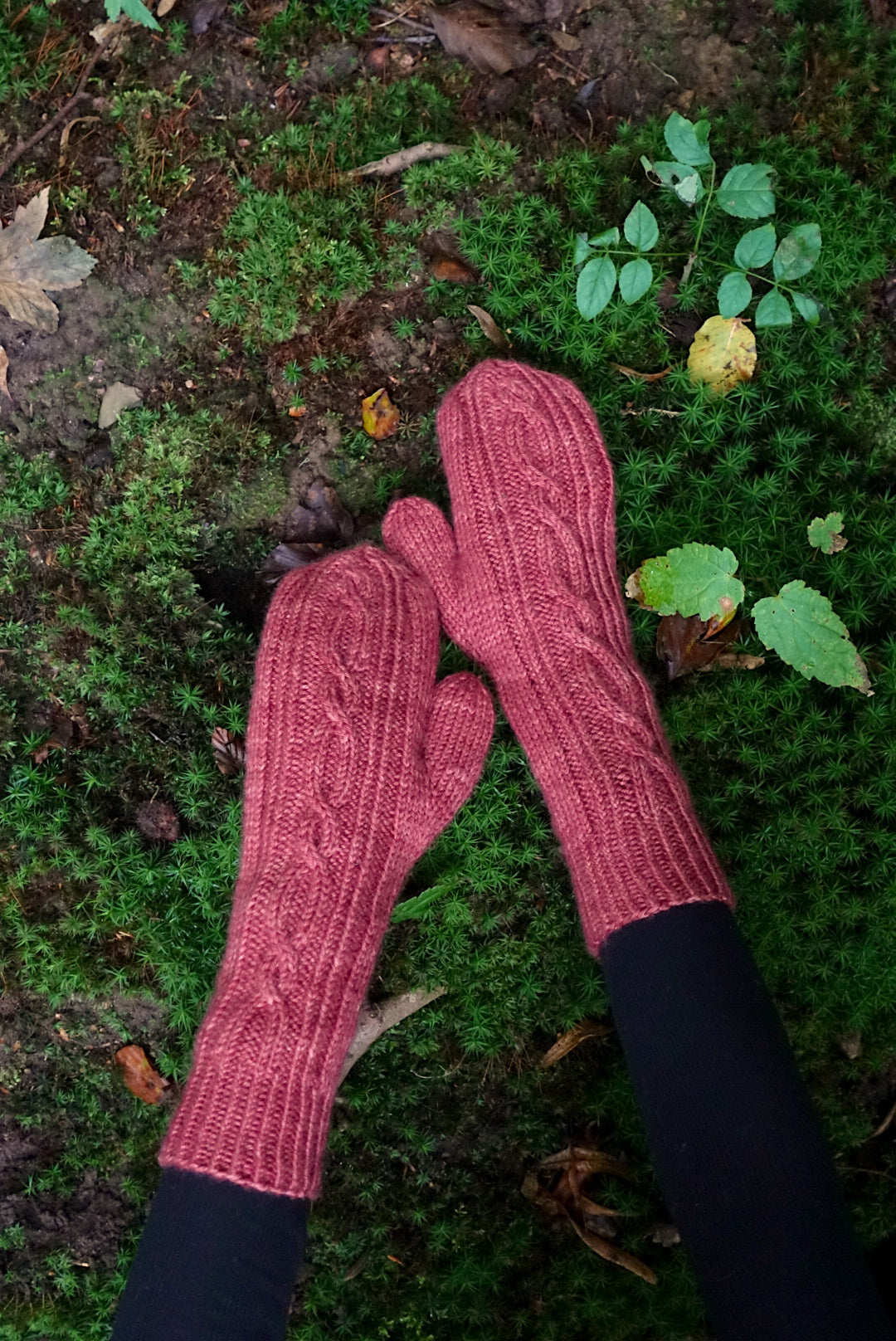 Aveena Mittens by Nostalgiknit