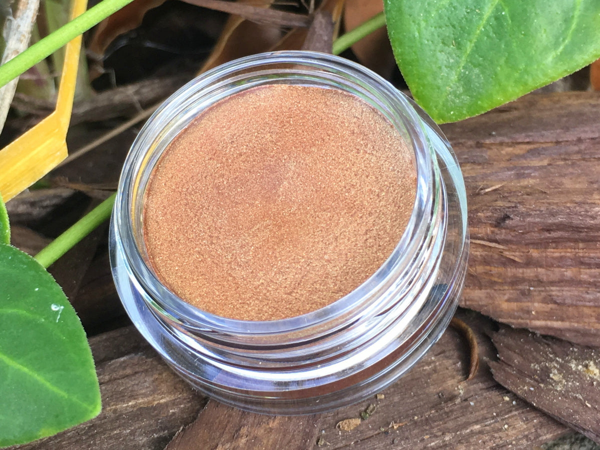 gold highlighter for cheeks