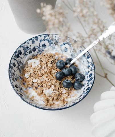 Oatmeal with Fresh Blueberries | 5 Simple Recipes that Lower Cholesterol | Cerabeta