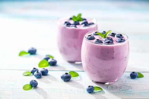 yogurt and berries help deal with a distended stomach 