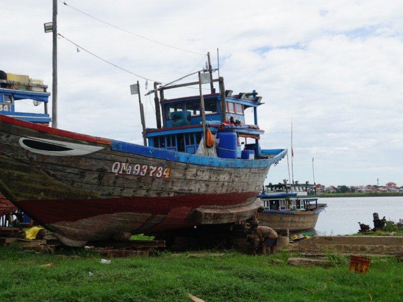 Thanh Ha Pottery Village and Kim Bong Carpentry Village 