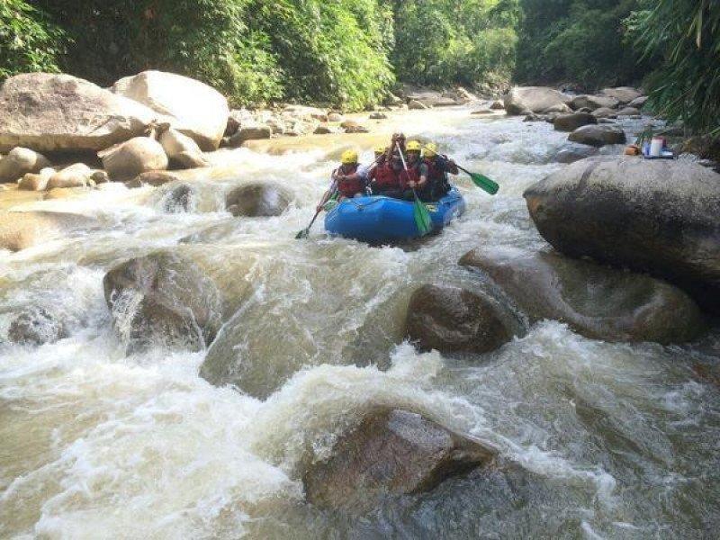 White Water Rafting At Kampar River Grade I Iii Malaysia Adventoro