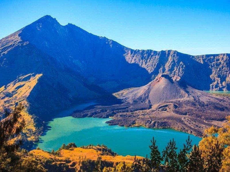  Mount Rinjani Trekking  and Segara Anak Lake Adventure 