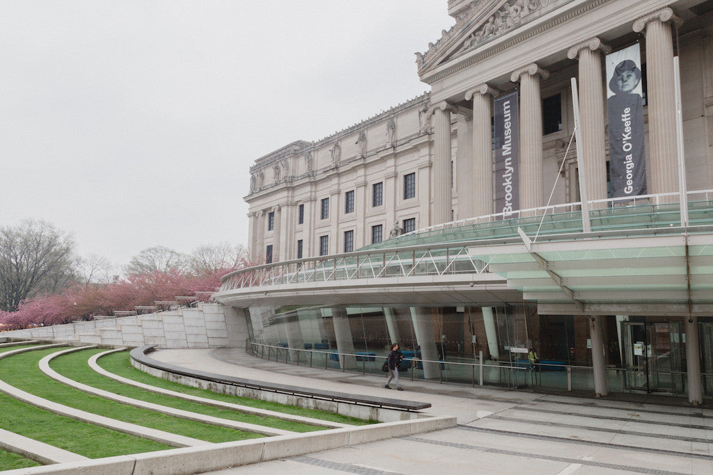 Image of the Brooklyn Museum's façade.