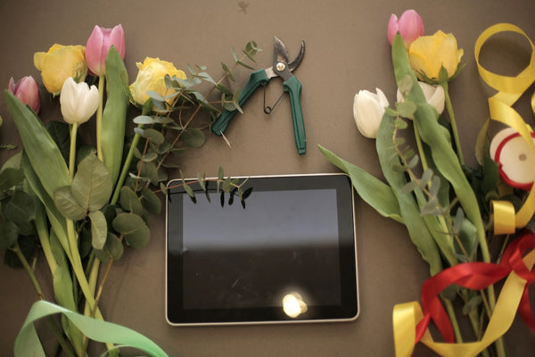 How to Choose the Perfect Online Flower Delivery Service?
