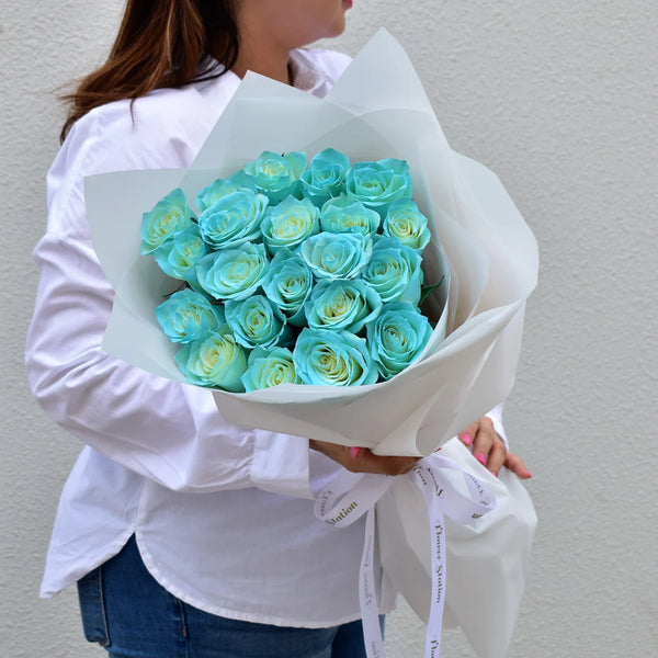 fresh blue roses bouquet