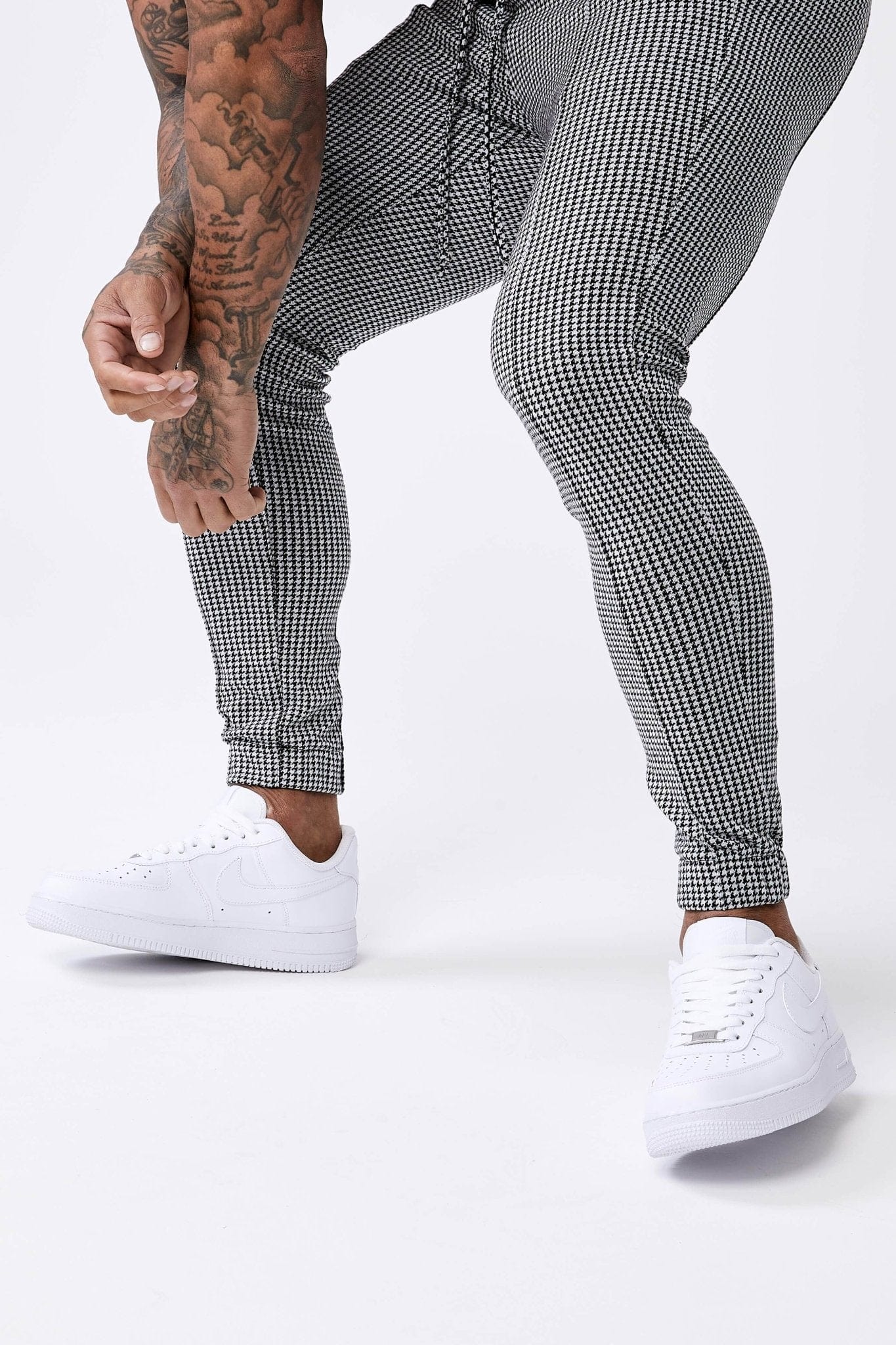 HOUNDSTOOTH CHECK CUFFED TROUSER - BLACK & WHITE