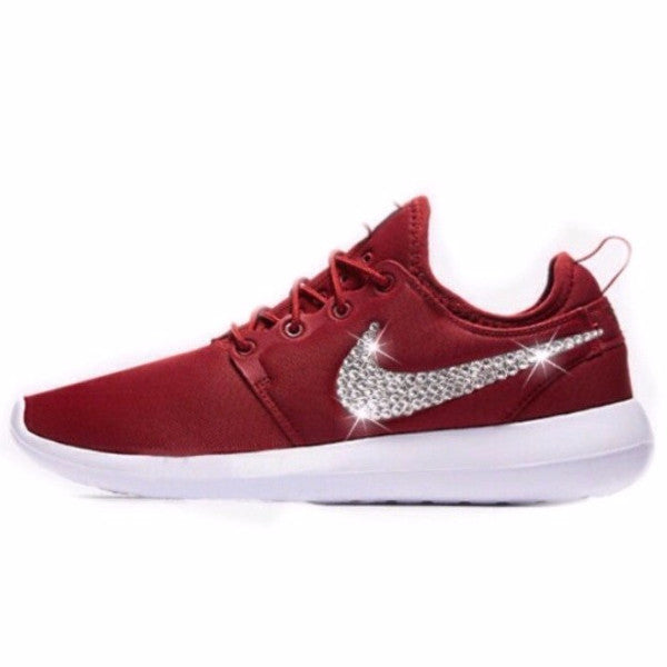 maroon colored nike shoes