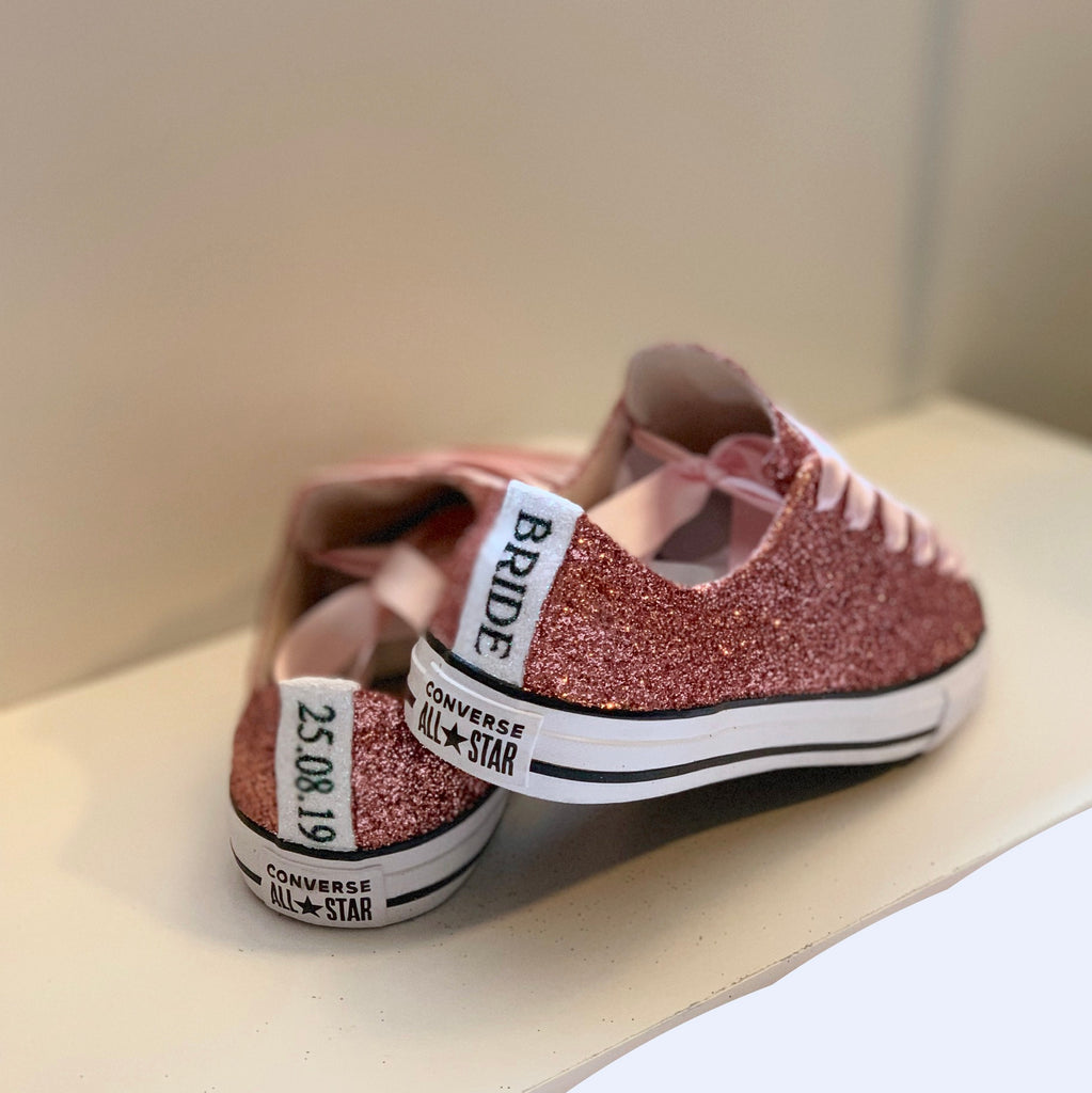 Taiko mave Skyldfølelse Kirkegård Sparkly Rose Gold glitter Converse All Stars shoes Wedding bride shoes –  Glitter Shoe Co