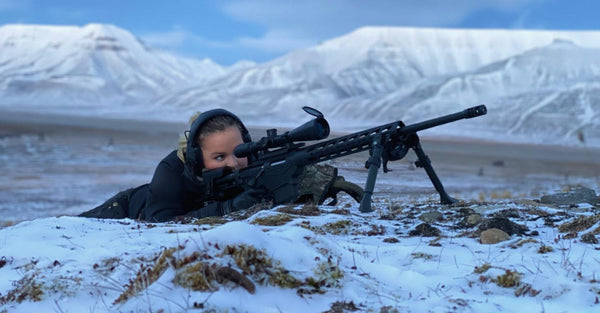 hunting reindeer svalbard