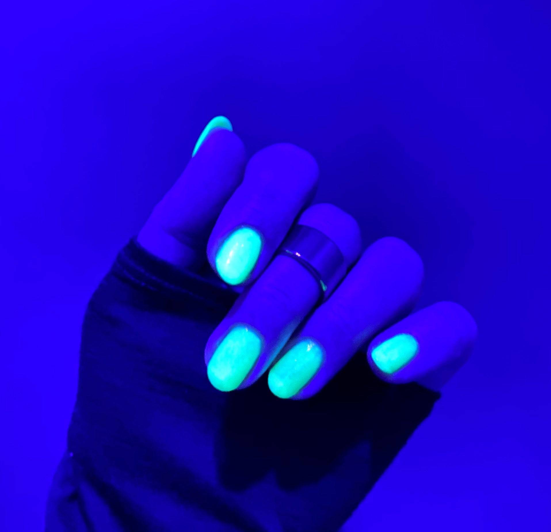 Neon Green Glow In The Dark – Pretty Woman NYC
