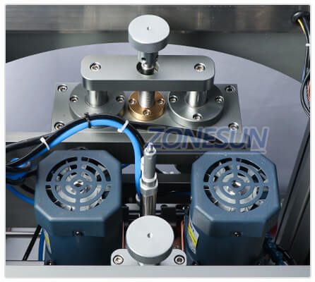Motor de mașină de captare semi-automat pentru banda transportoare