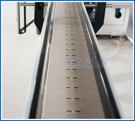 Conveyor of servo motor capping machine