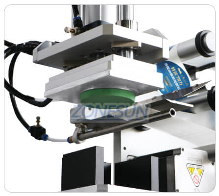 labeling structure of flat labeling machine