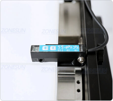 Capteur d'étiquette de la machine à étiqueter de surface plate
