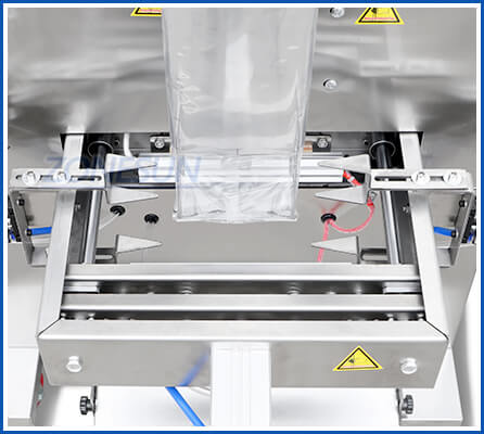 sealing structure of gusset pouch filling sealing machine