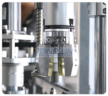 capping structure of monoblock filling capping machine
