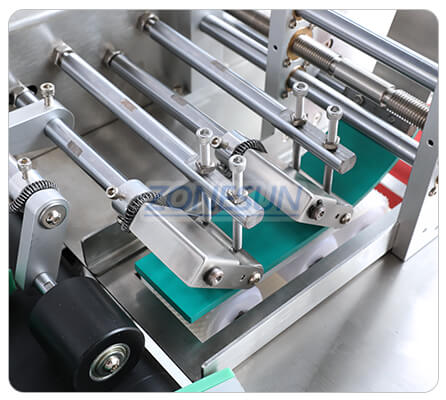 paging structure of pouch labeling machine