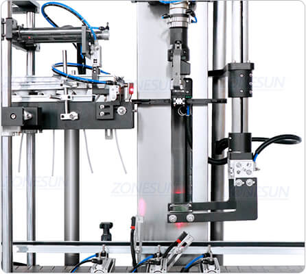 cap feeding structure of trigger  sprayer bottle capping machine