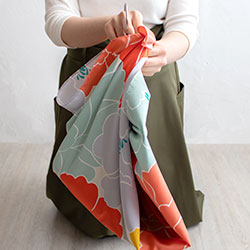 furoshiki wrapping clothes