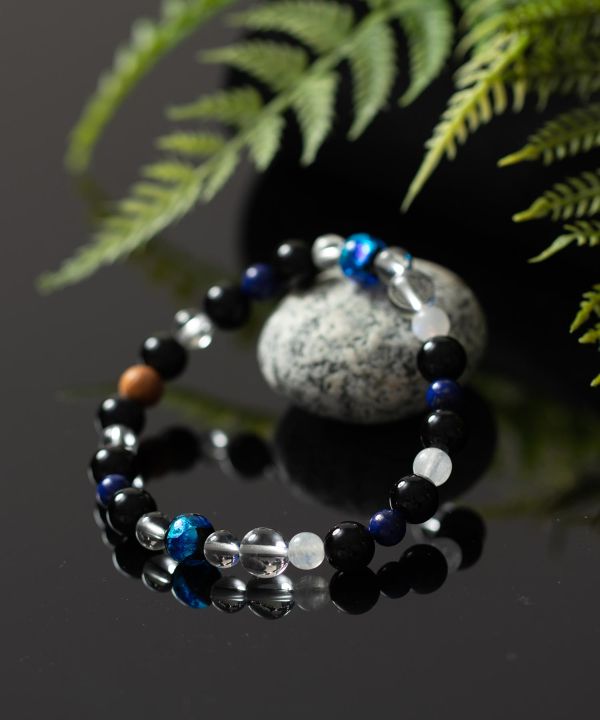 HOTARU - Lapis Lazuli x YAKUSUGI Cedar Bracelet